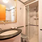 Bellavista Lakeview Pool * 시벤나